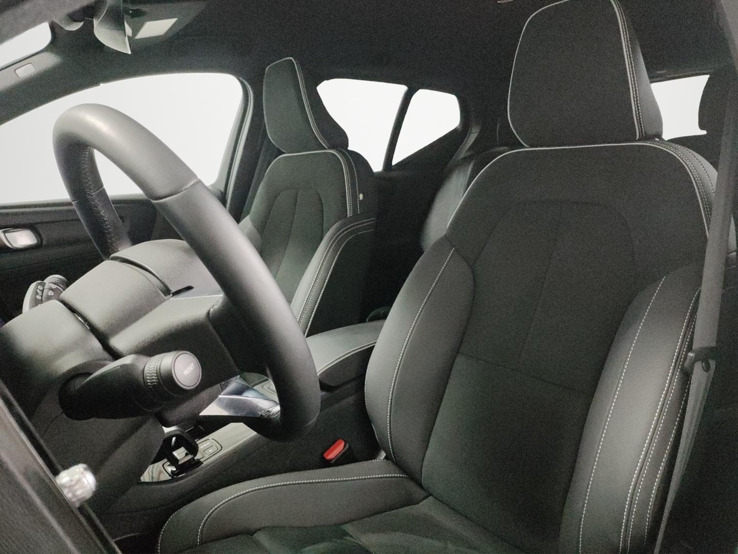 Volvo EX40
