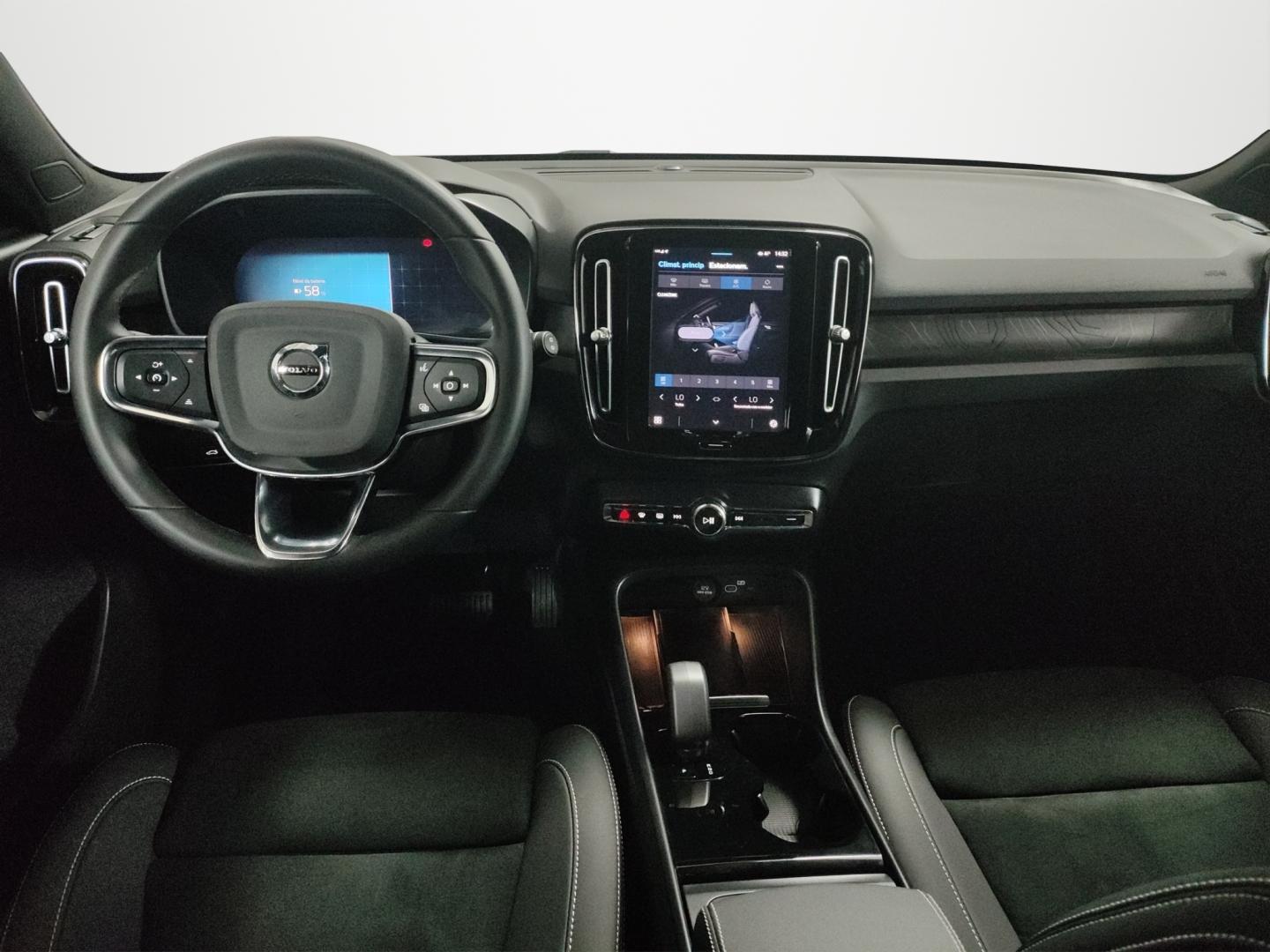 Volvo EX40